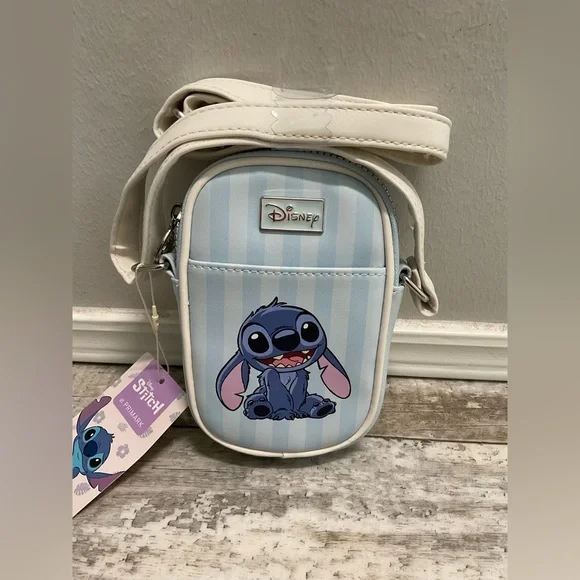 NWT Stitch weekender, backpack, and phone crossbody bag - Picture 4 of 10